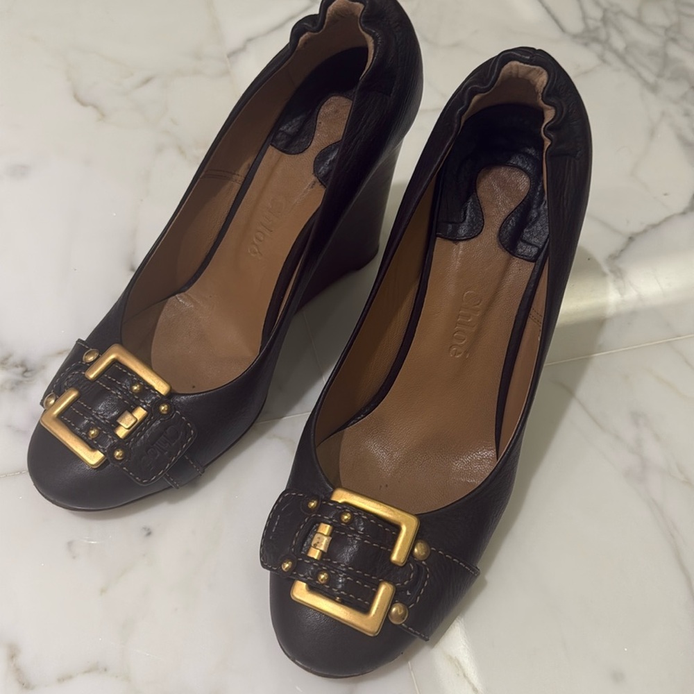 Chloe Brown Leather Platform Pumps with Gold Buckles